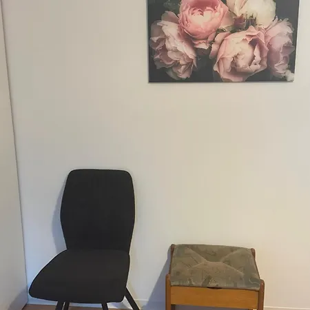 Schoenes In Oldenburg-osternburg *